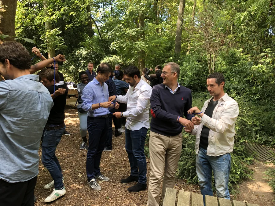 Petite équipe en atelier de sensibilisation RSE en Île-de-France