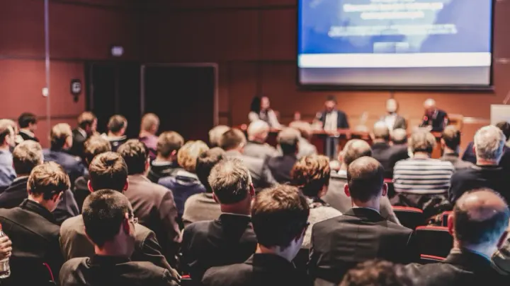 Grande convention d'entreprise en auditorium